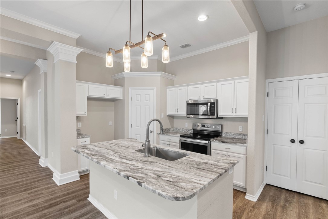 5805 English Ln Property Photo 6