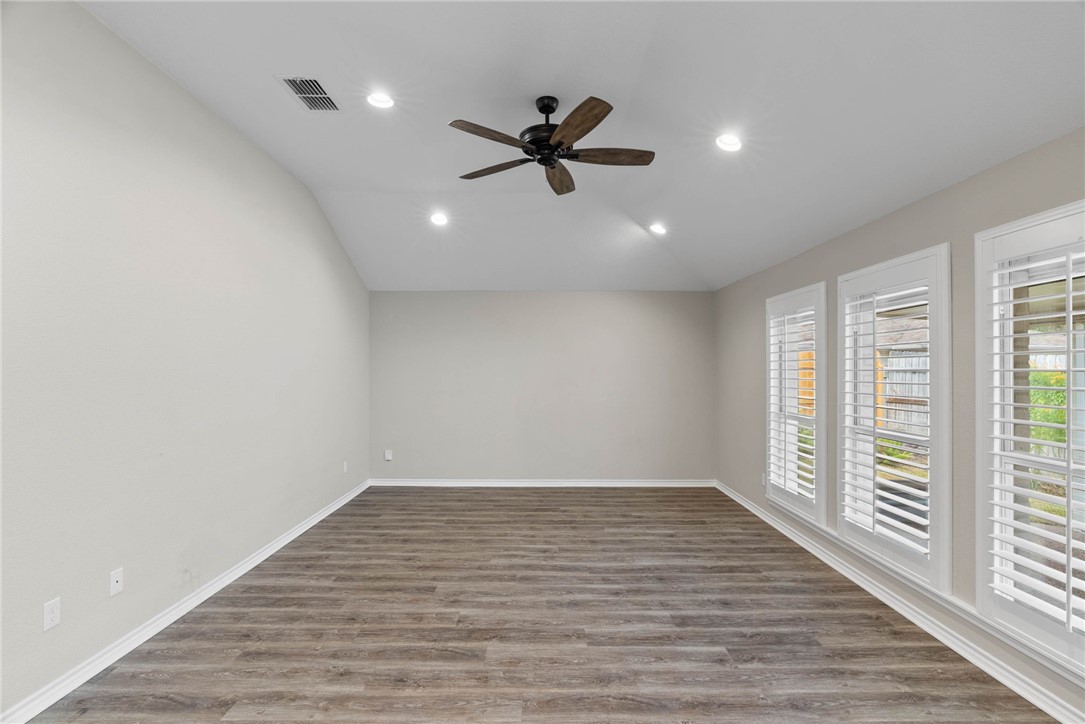 5805 English Ln Property Photo 7
