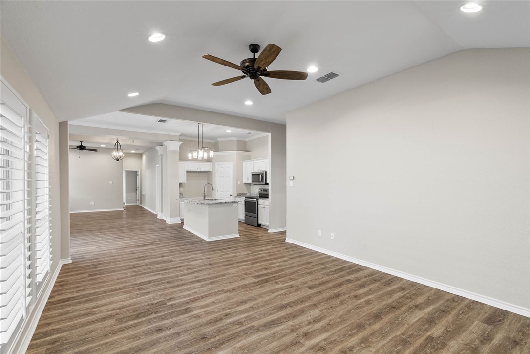 5805 English Ln Property Photo 9