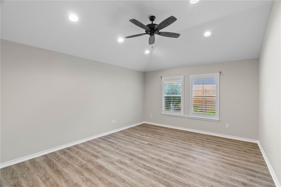 5805 English Ln Property Photo 12