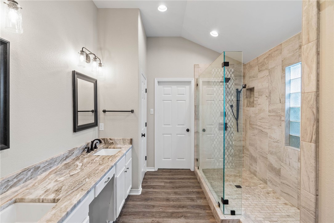 5805 English Ln Property Photo 14