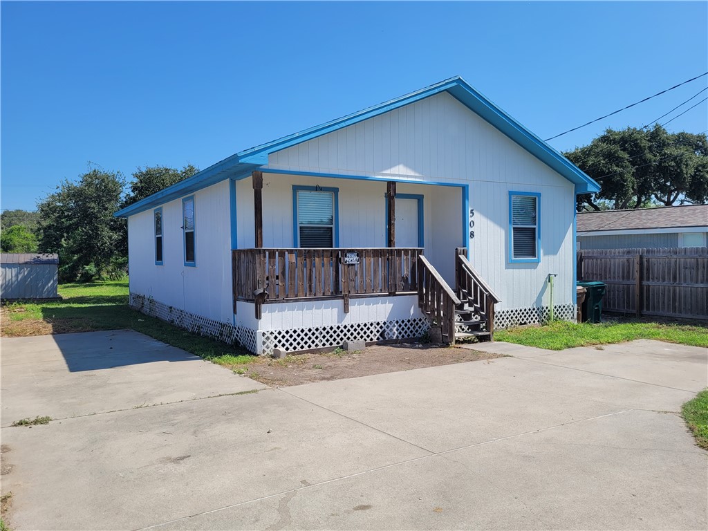 508 Lakeside Dr Property Photo 1