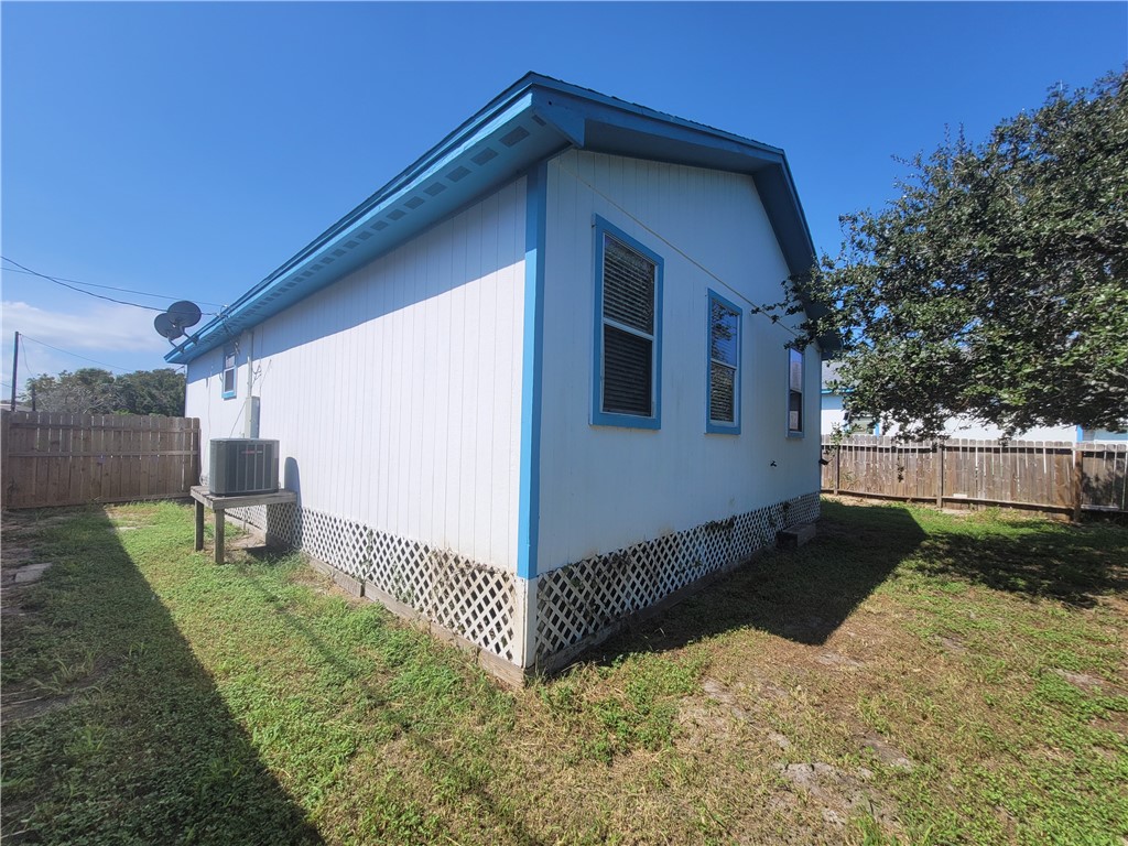 508 Lakeside Dr Property Photo 22