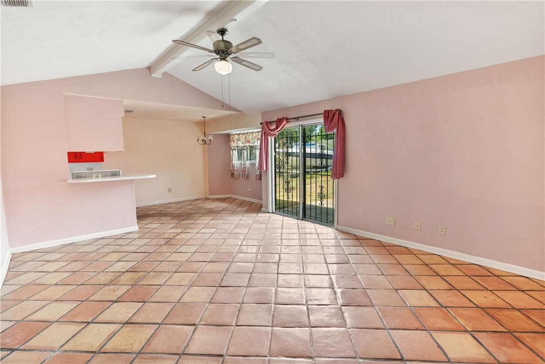 213 Blanco Dr Property Photo 3