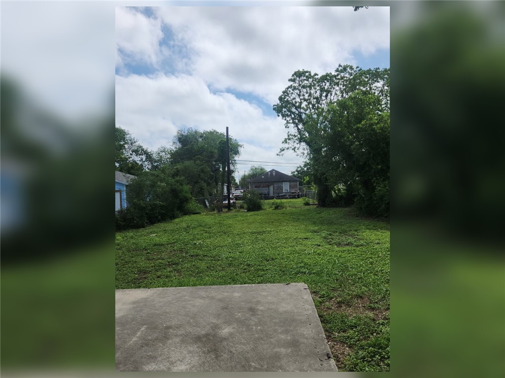 1008 S Brownlee Blvd Property Photo 2