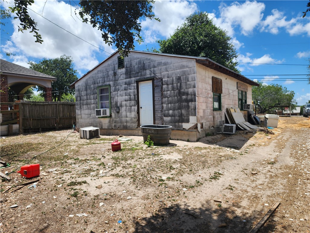 4518 Hart Road Property Photo 1