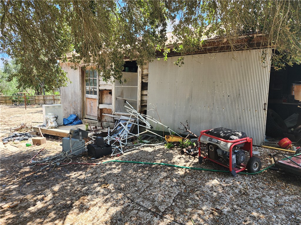4518 Hart Road Property Photo 4