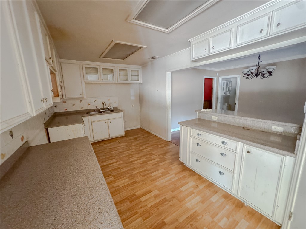 1911 Alta Vista St Property Photo 2