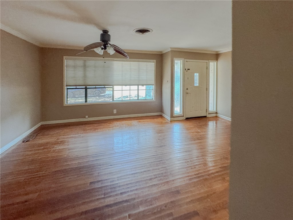 1911 Alta Vista St Property Photo 5