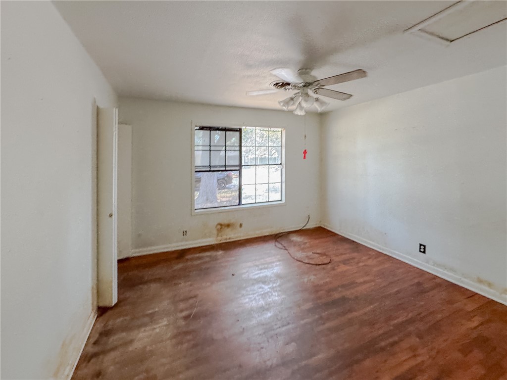 1911 Alta Vista St Property Photo 6