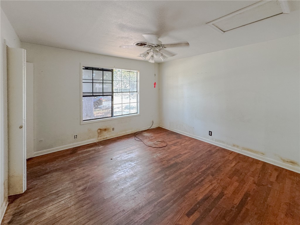 1911 Alta Vista St Property Photo 7