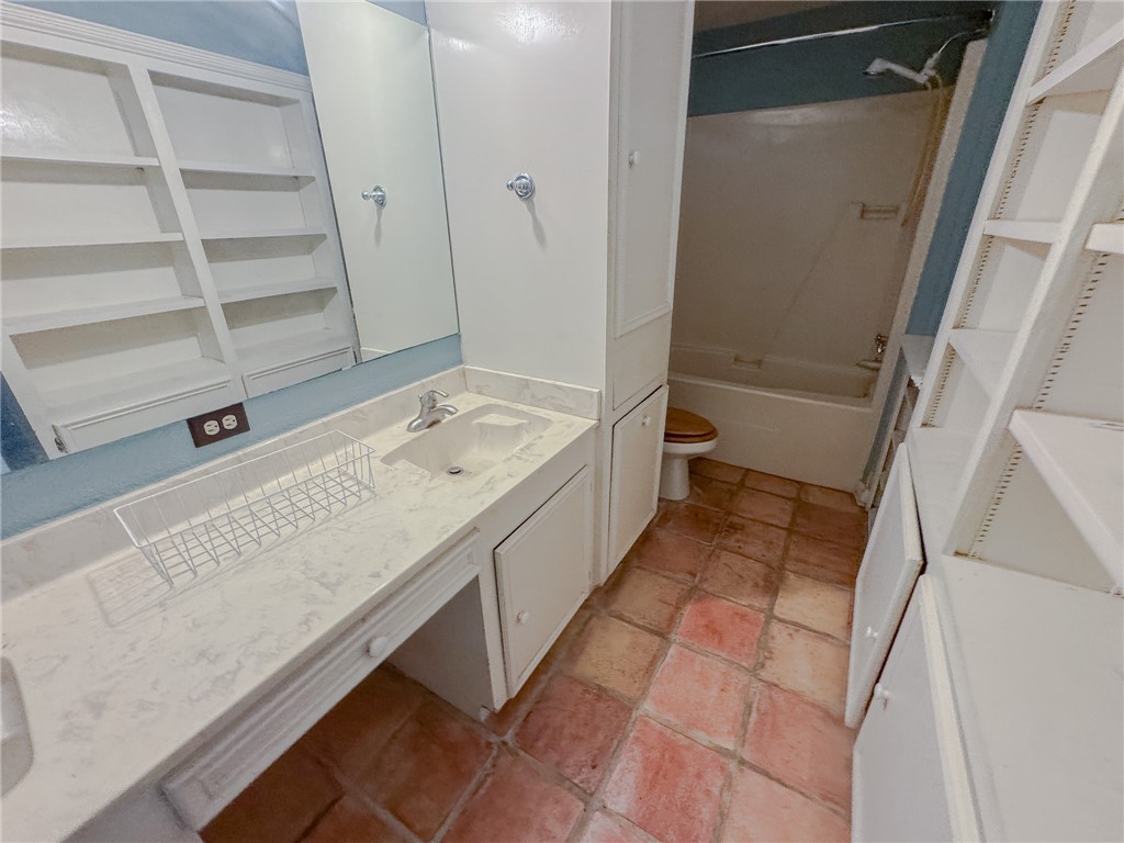 1911 Alta Vista St Property Photo 10