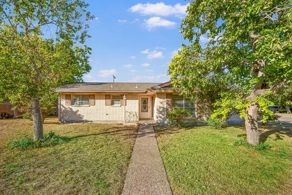 4650 Janssen Property Photo 1