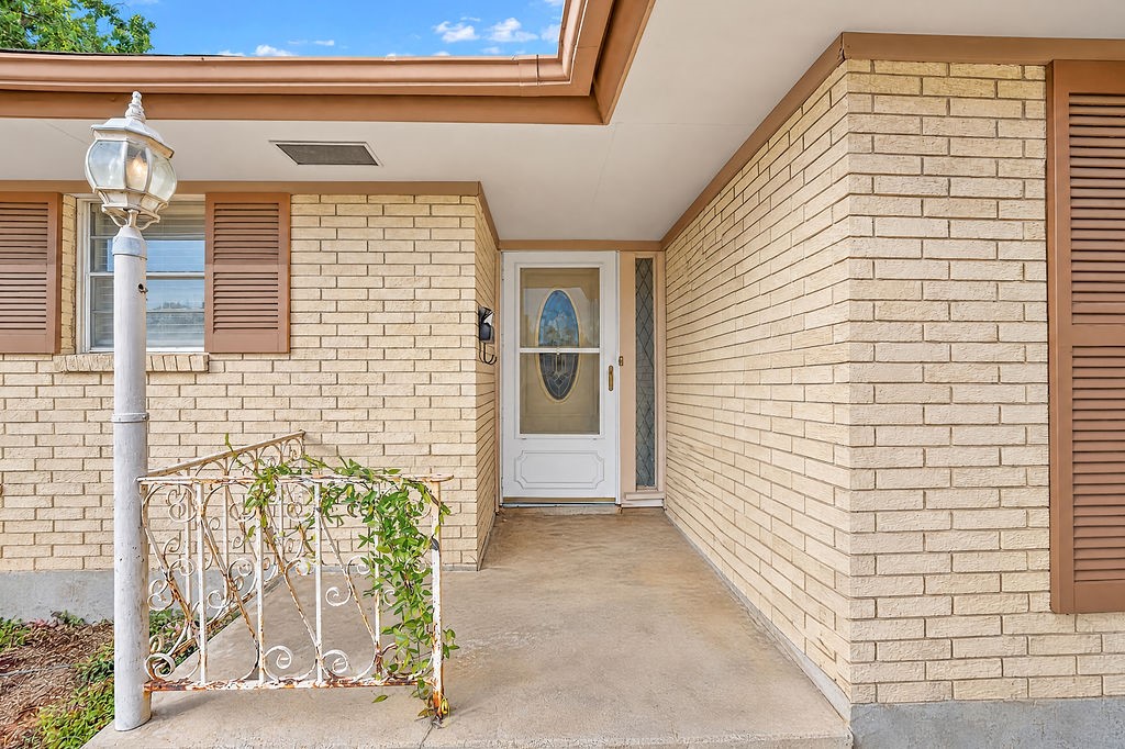 4650 Janssen Property Photo 2
