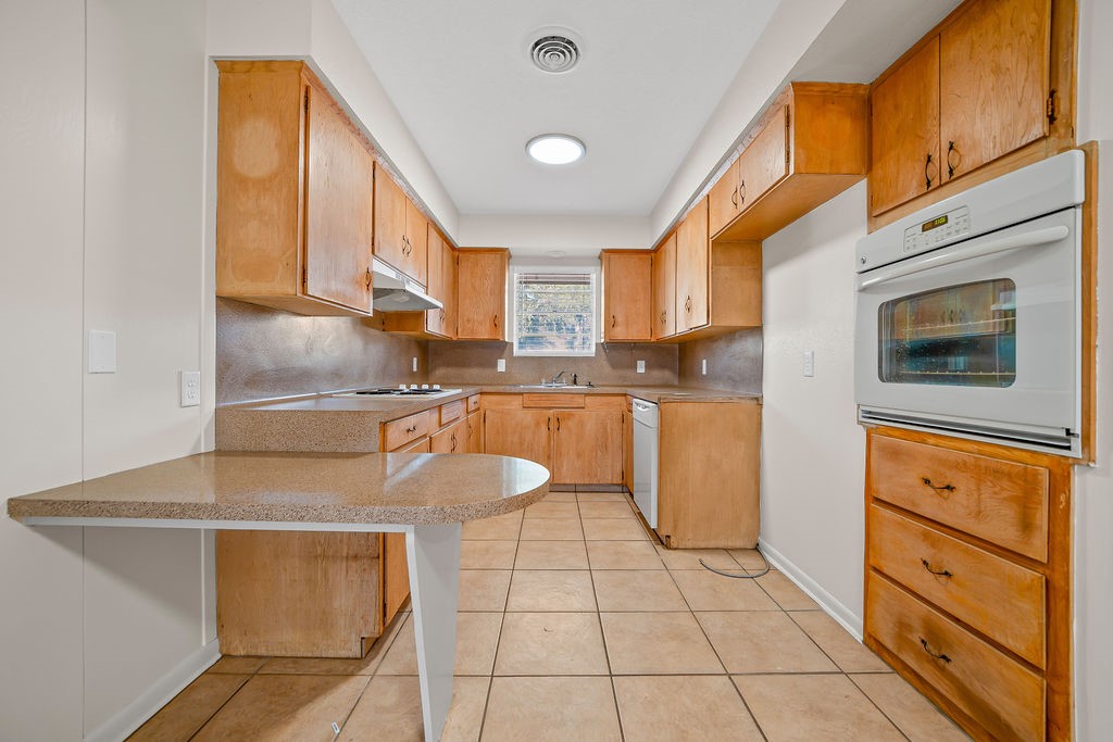 4650 Janssen Property Photo 5