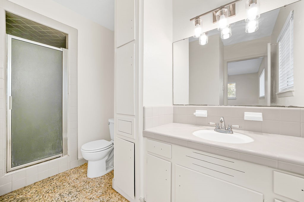 4650 Janssen Property Photo 7