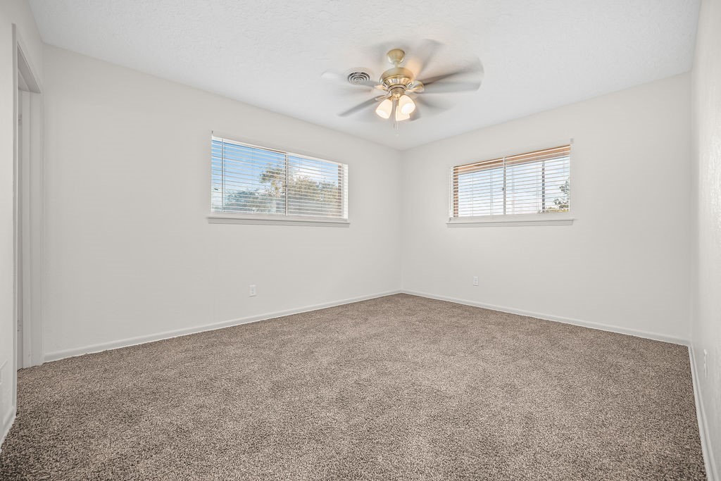4650 Janssen Property Photo 9