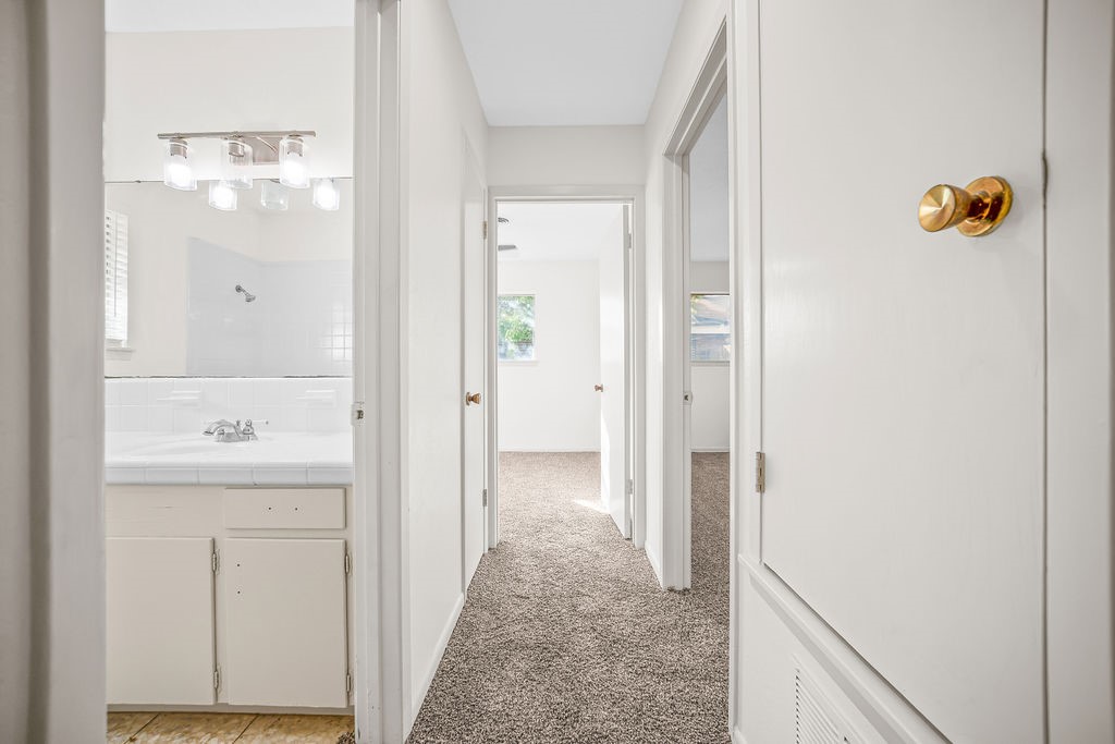 4650 Janssen Property Photo 12