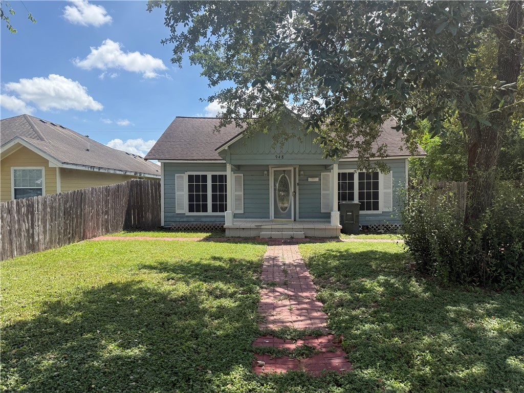 948 N Wright St Property Photo 1