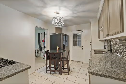 10902 Mayfield Dr Property Photo 11