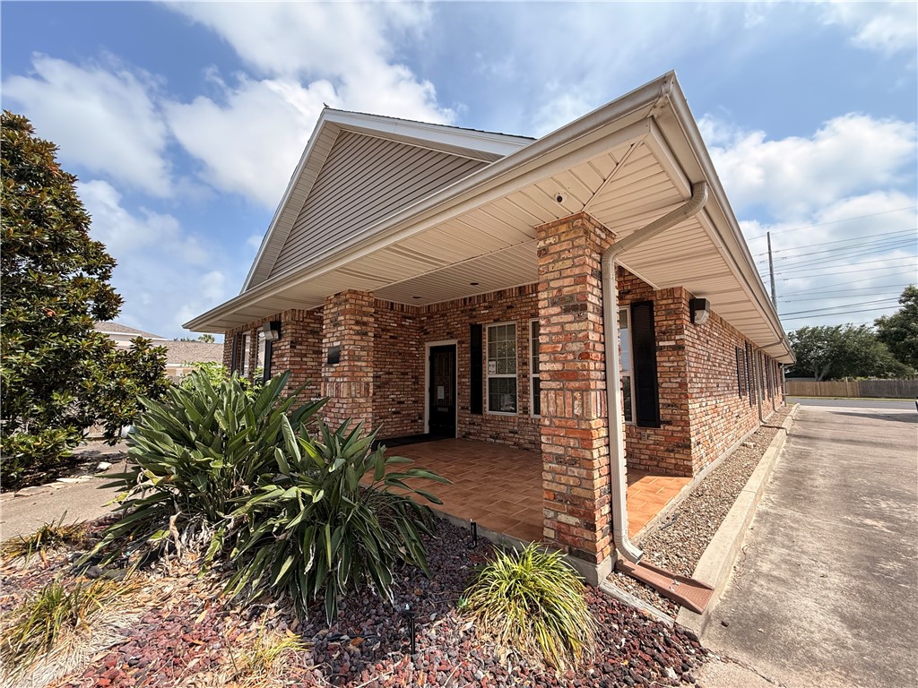 5026 Holly Property Photo 5