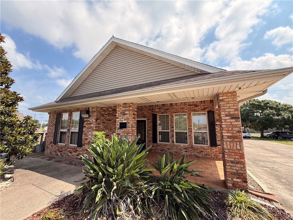 5026 Holly Property Photo 8
