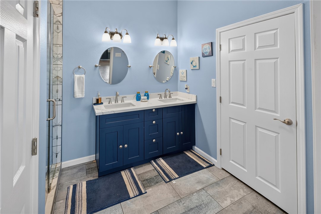 482400 Property Photo 20