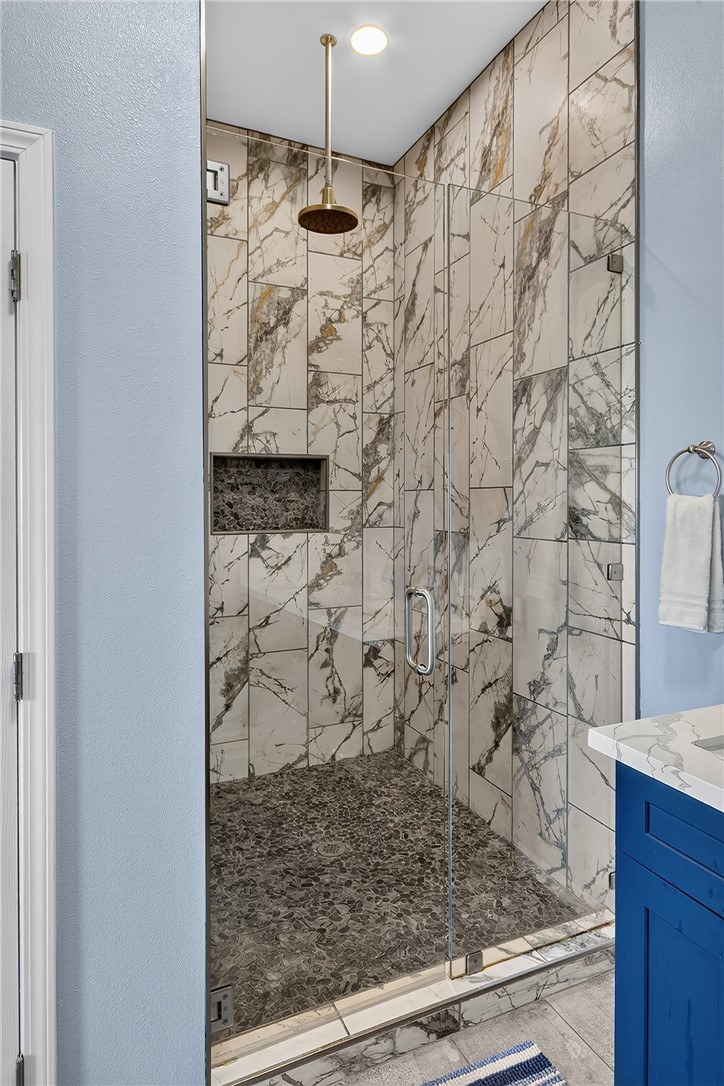 482400 Property Photo 24