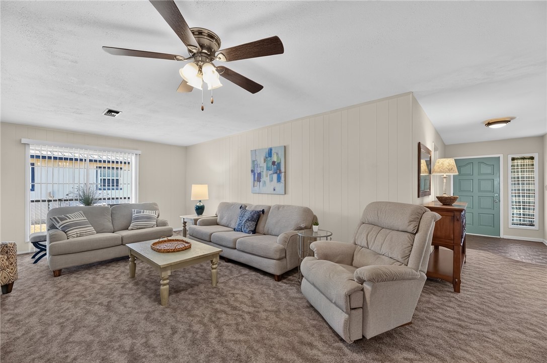 152 Zenna Dr Property Photo 3