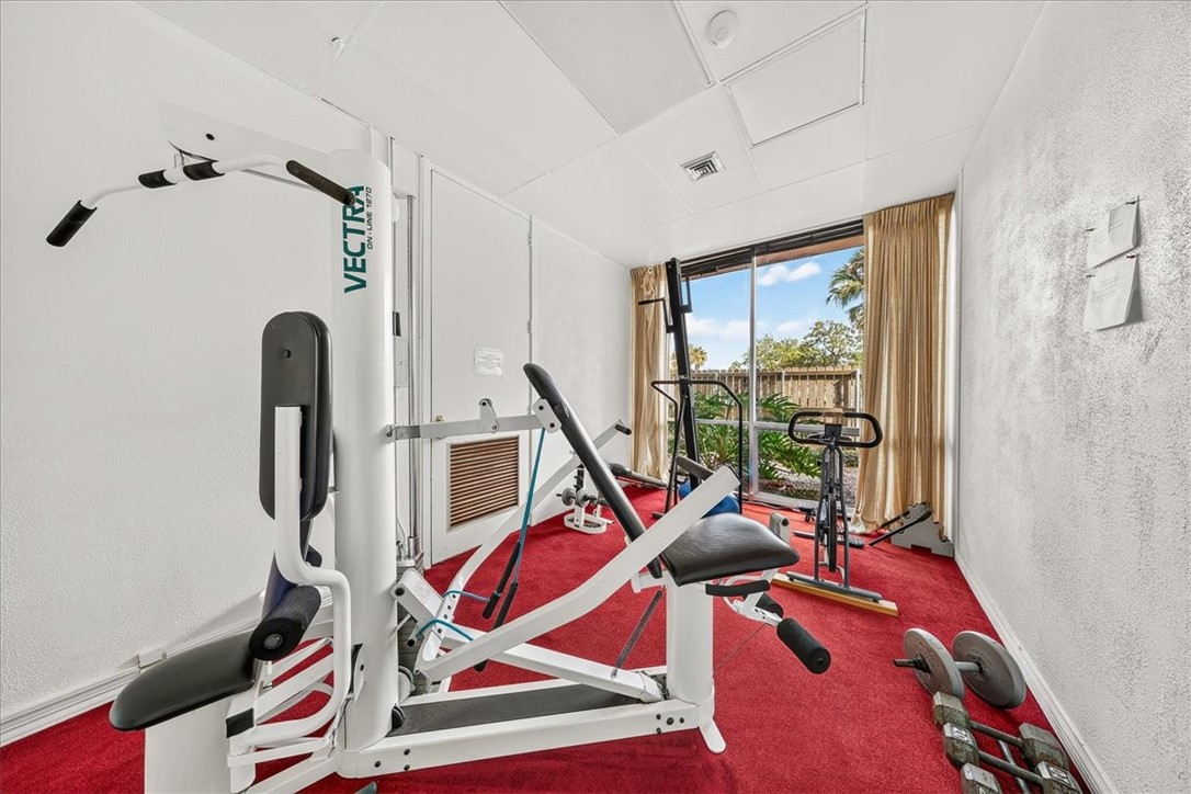 4600 Ocean Dr 104 Property Photo 34