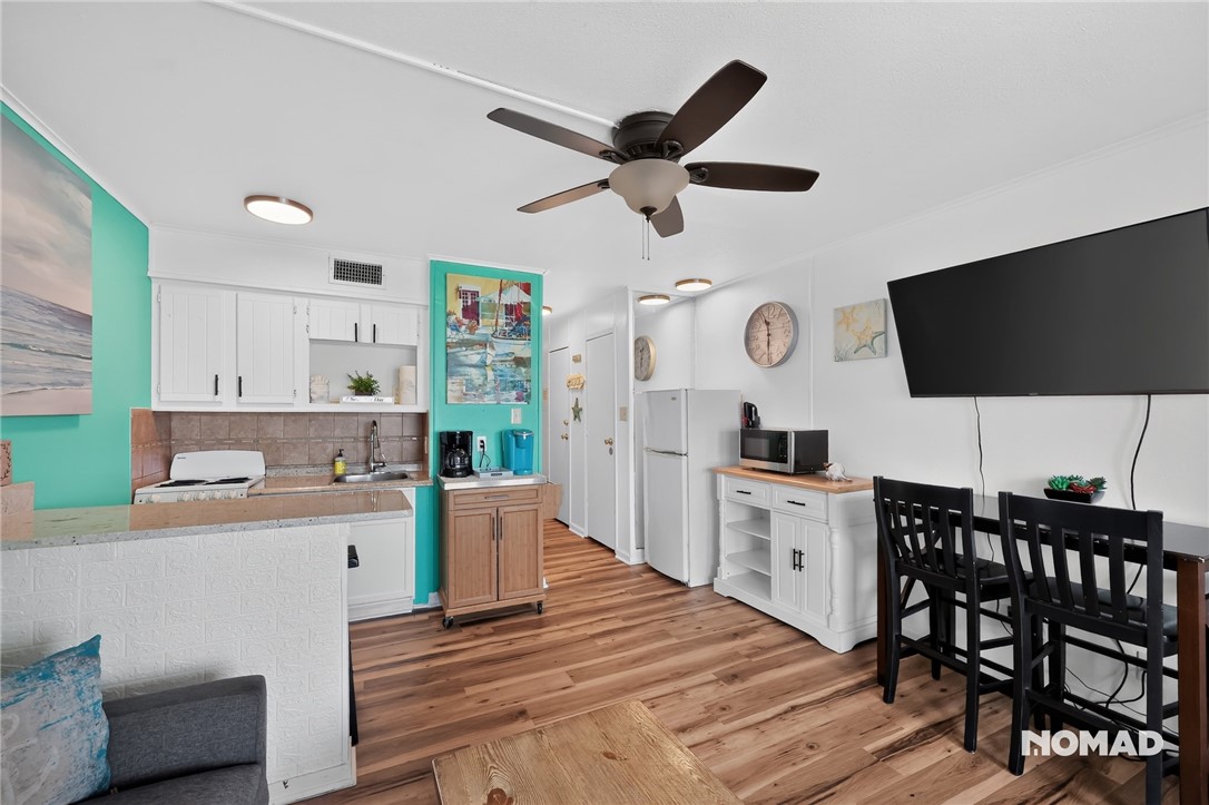 3938 Surfside Blvd 2206 Property Photo 5