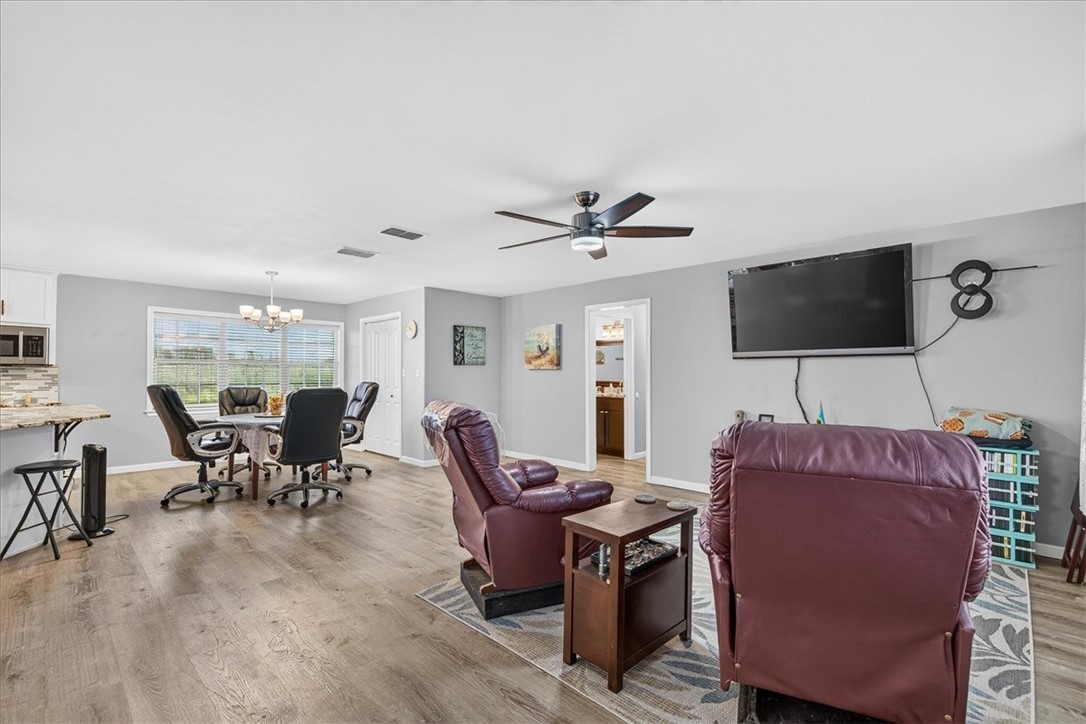 5350 Fm-1069 Property Photo 10