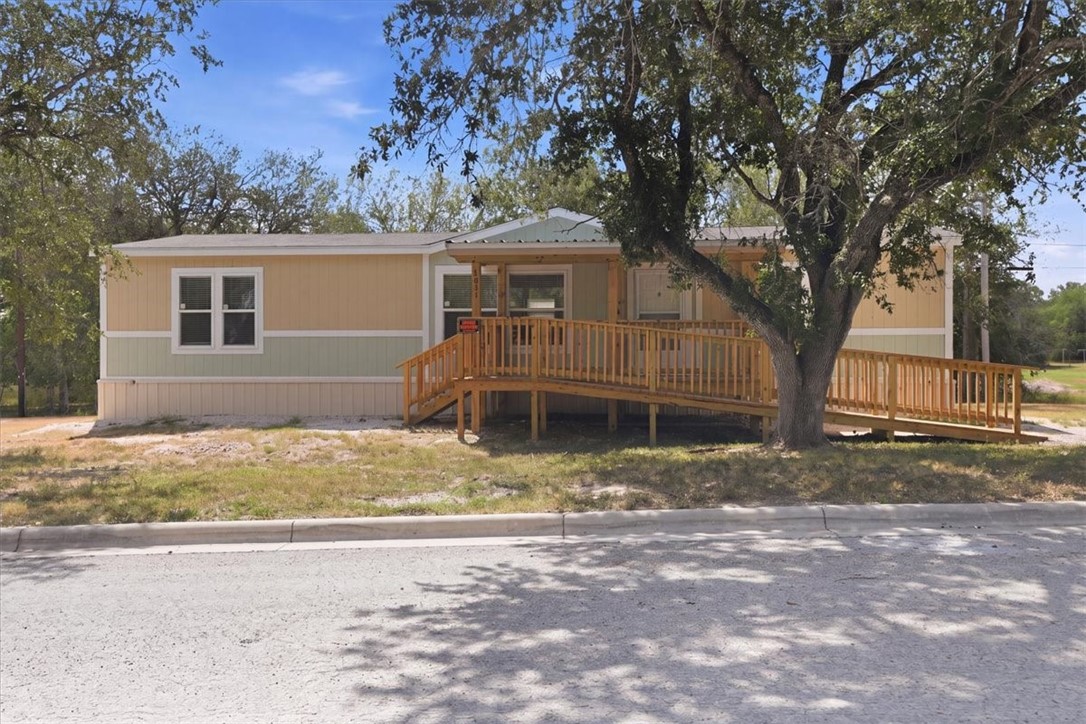 1011 Mark St Property Photo 2