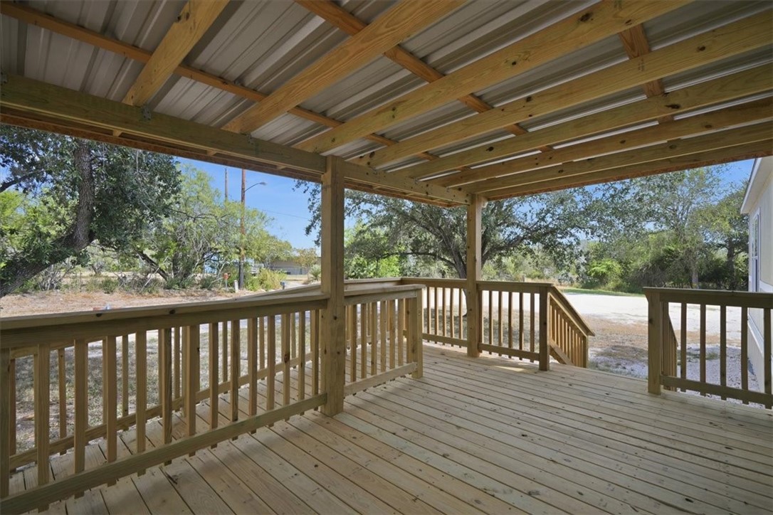 1011 Mark St Property Photo 4
