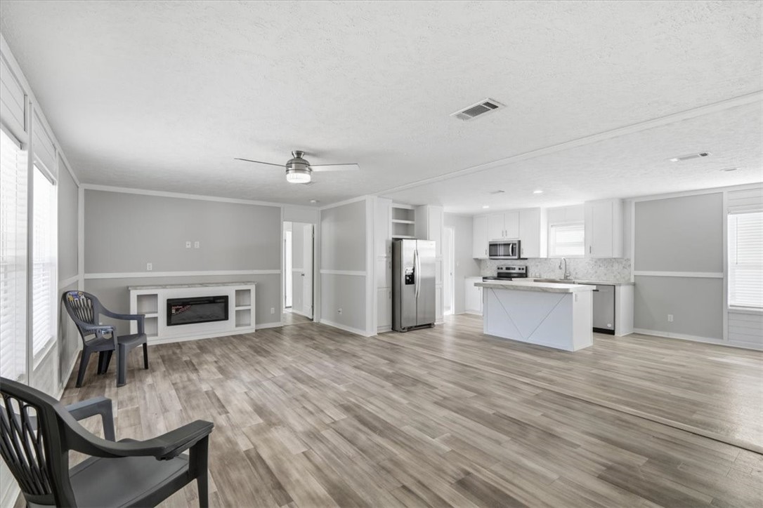 1011 Mark St Property Photo 6