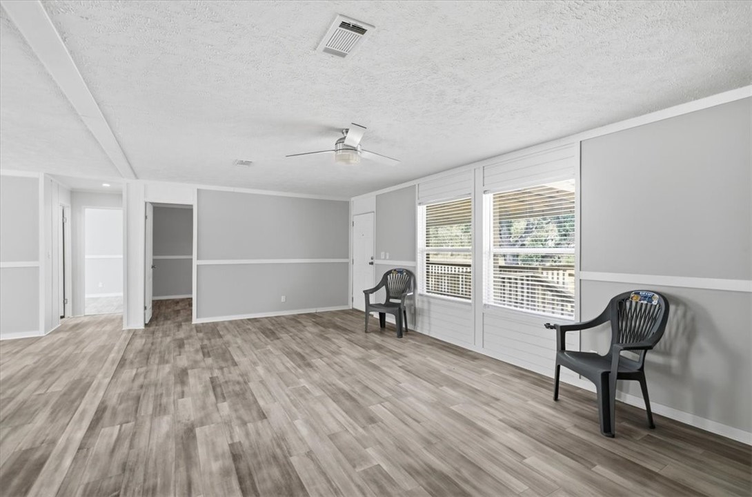 1011 Mark St Property Photo 8