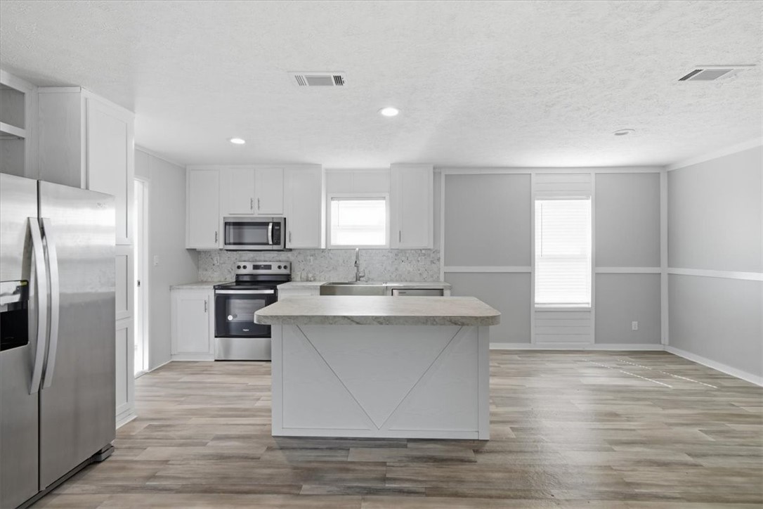 1011 Mark St Property Photo 11