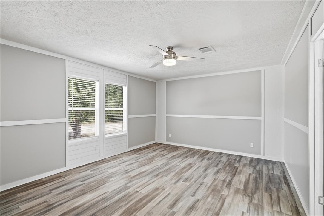 1011 Mark St Property Photo 21