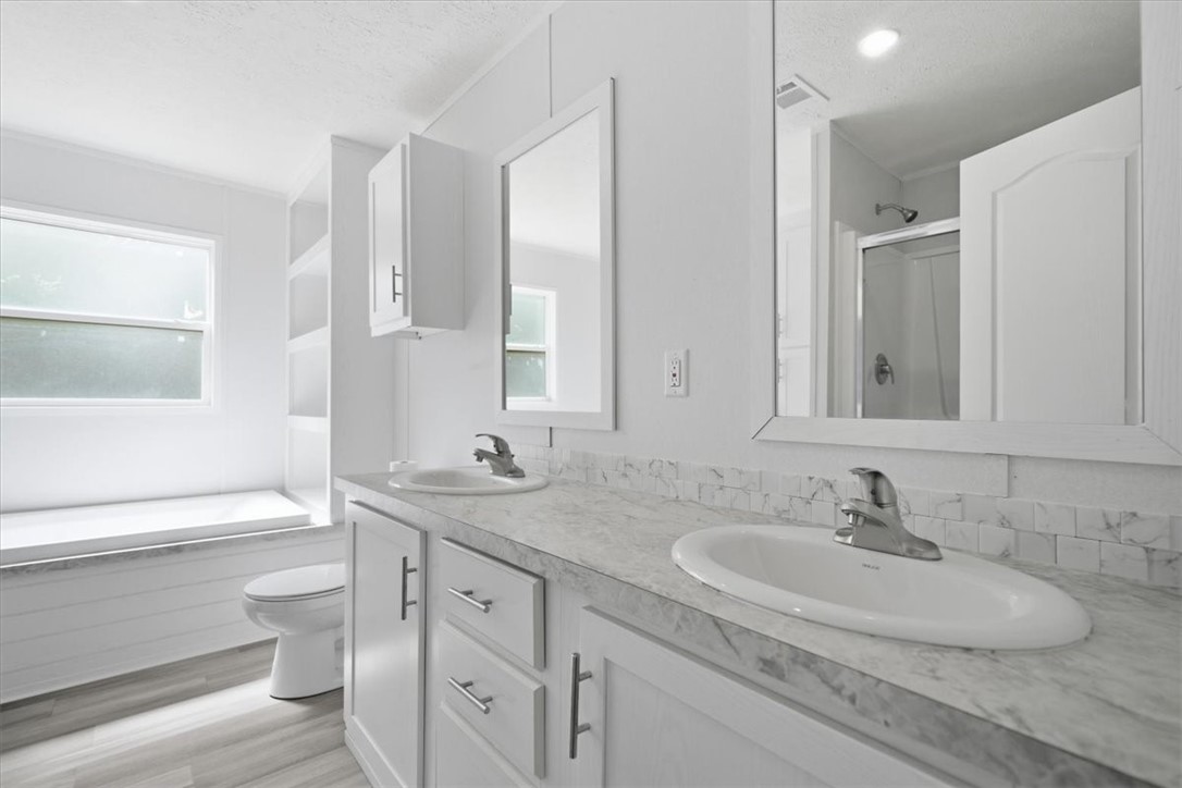 1011 Mark St Property Photo 26