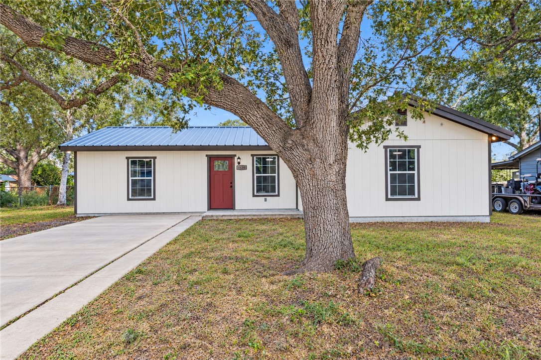 1120 Oakland Property Photo 1