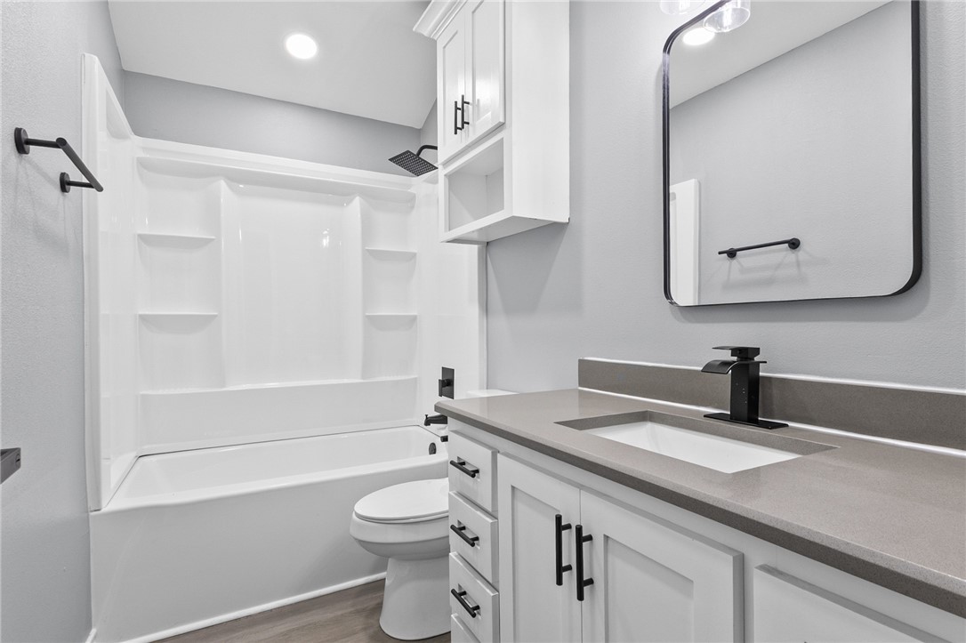 1120 Oakland Property Photo 23
