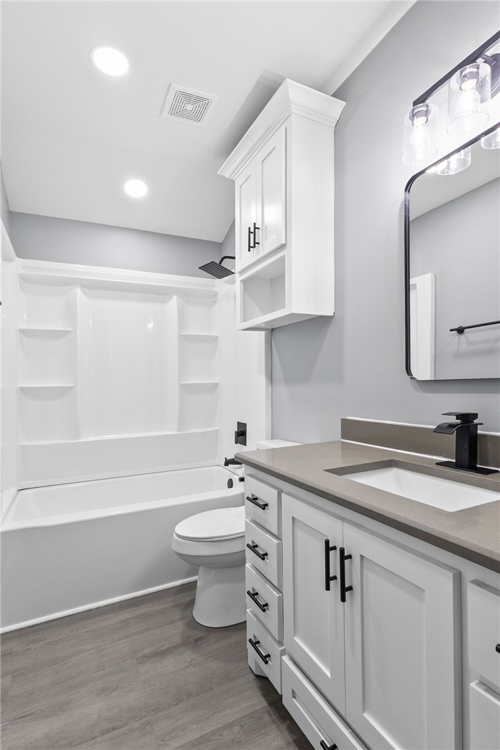 1120 Oakland Property Photo 24