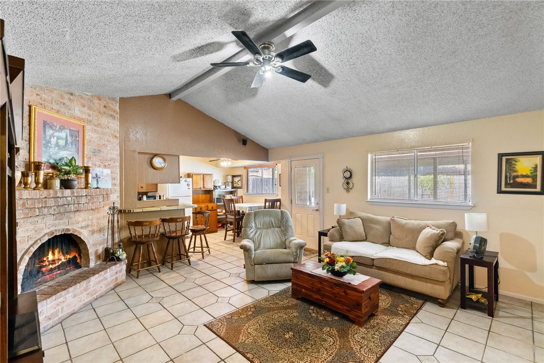 1908 Falcon Dr Property Photo 2