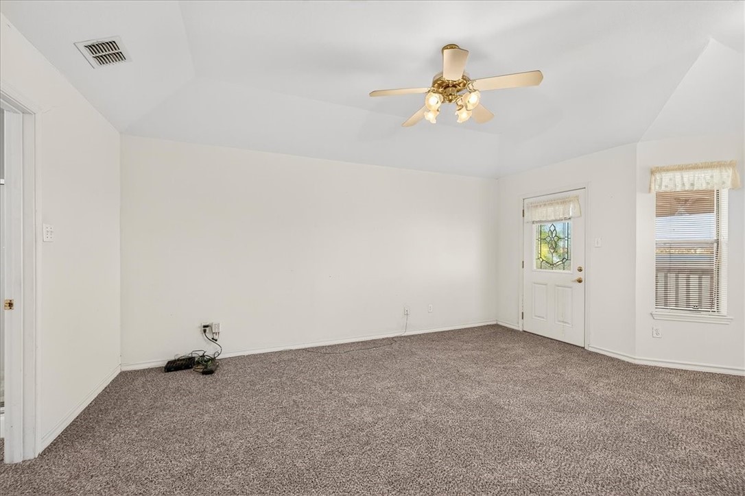 1006 Harbor Village Dr Property Photo 6