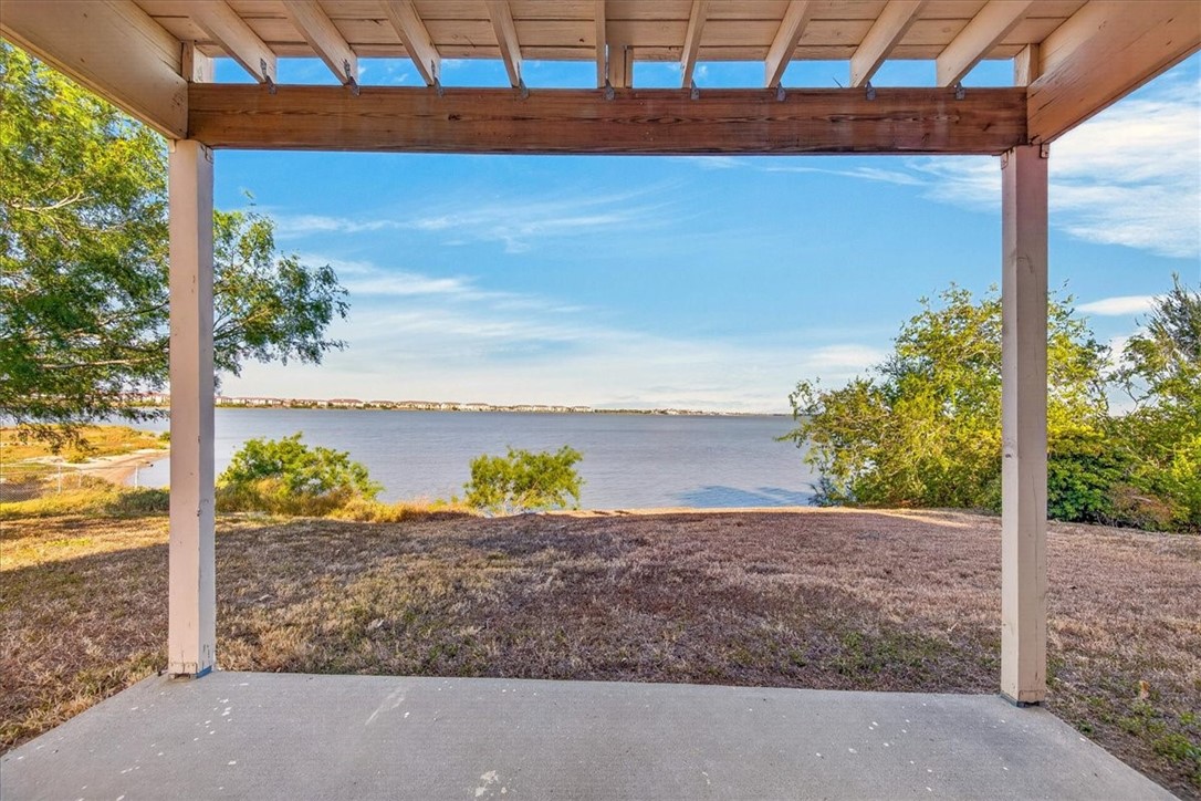 1006 Harbor Village Dr Property Photo 8