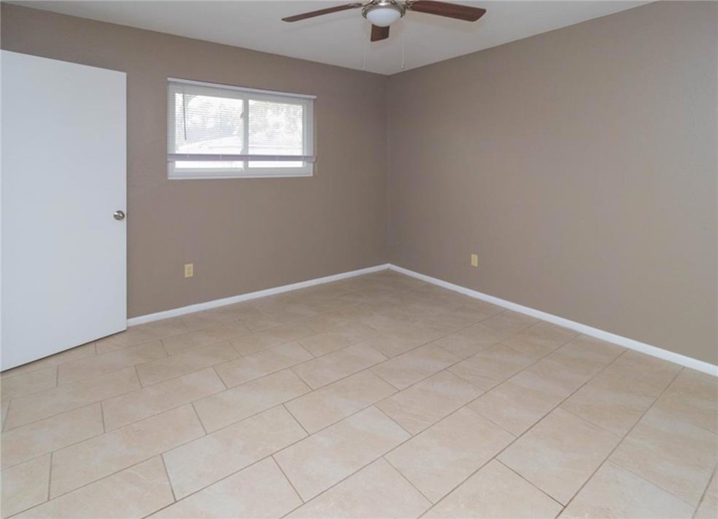 4637 Newbury Lane Property Photo 8
