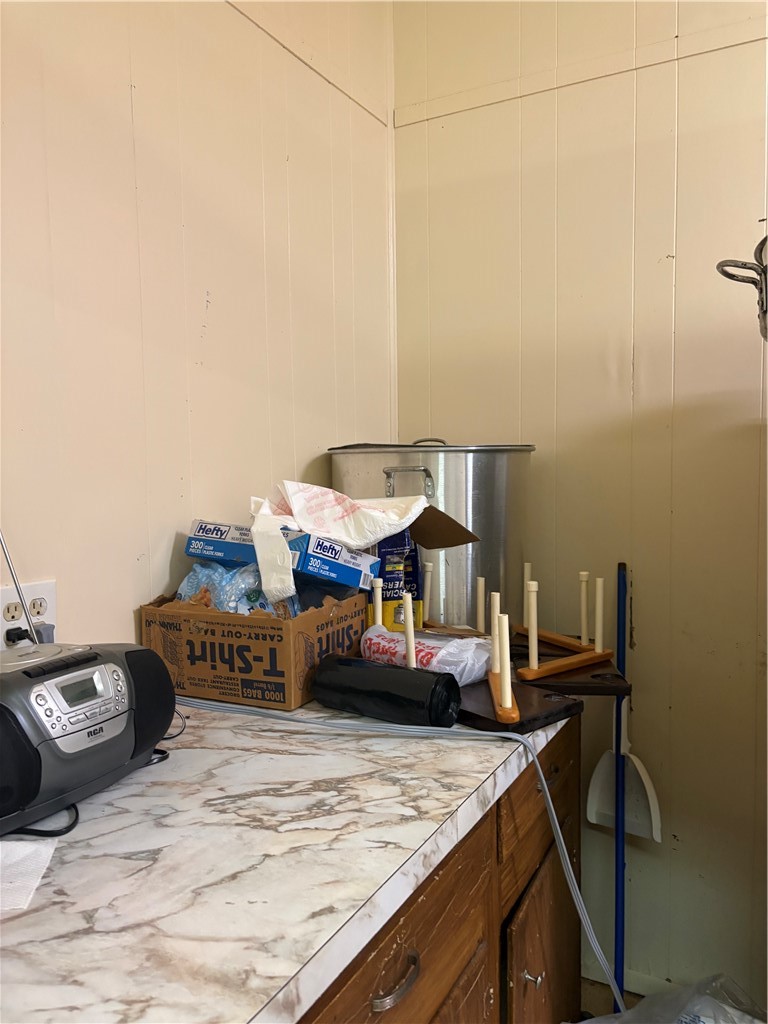 1814 Lodge Lane Property Photo 14