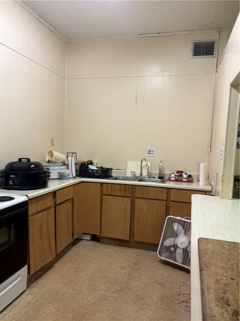 1814 Lodge Lane Property Photo 16