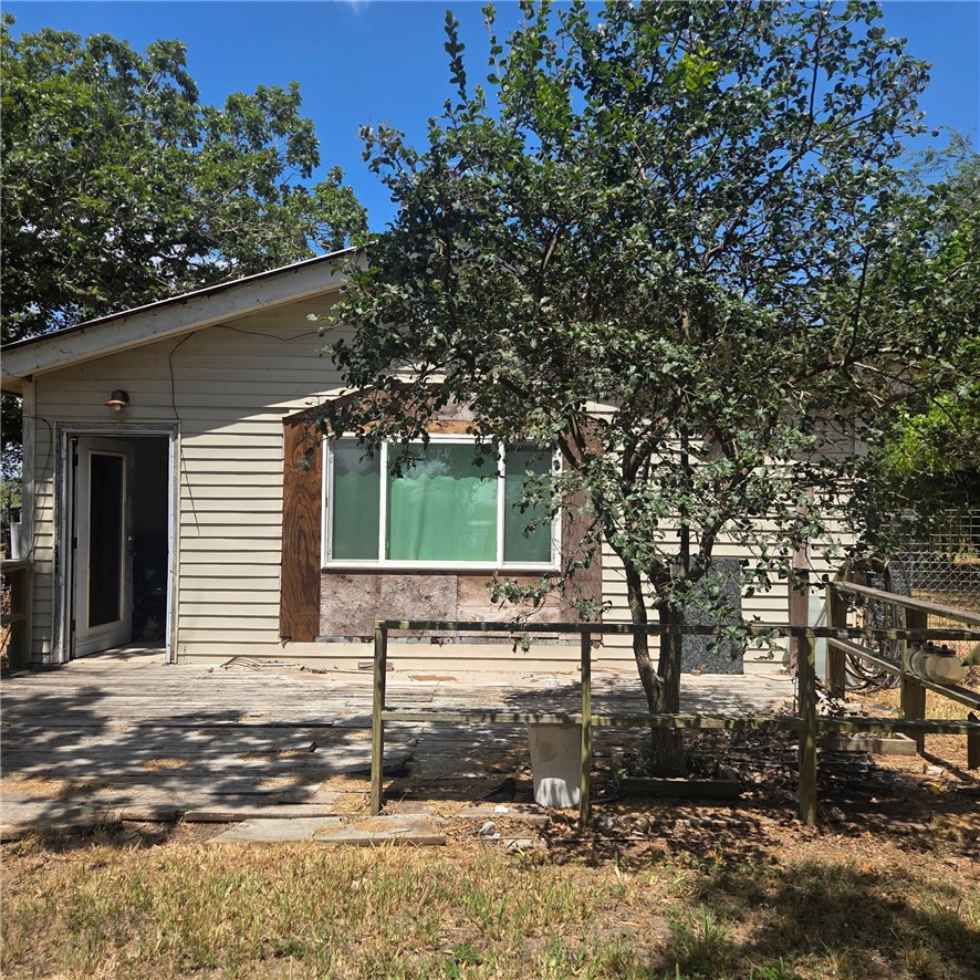 24853 Lakeview Dr Property Photo 1