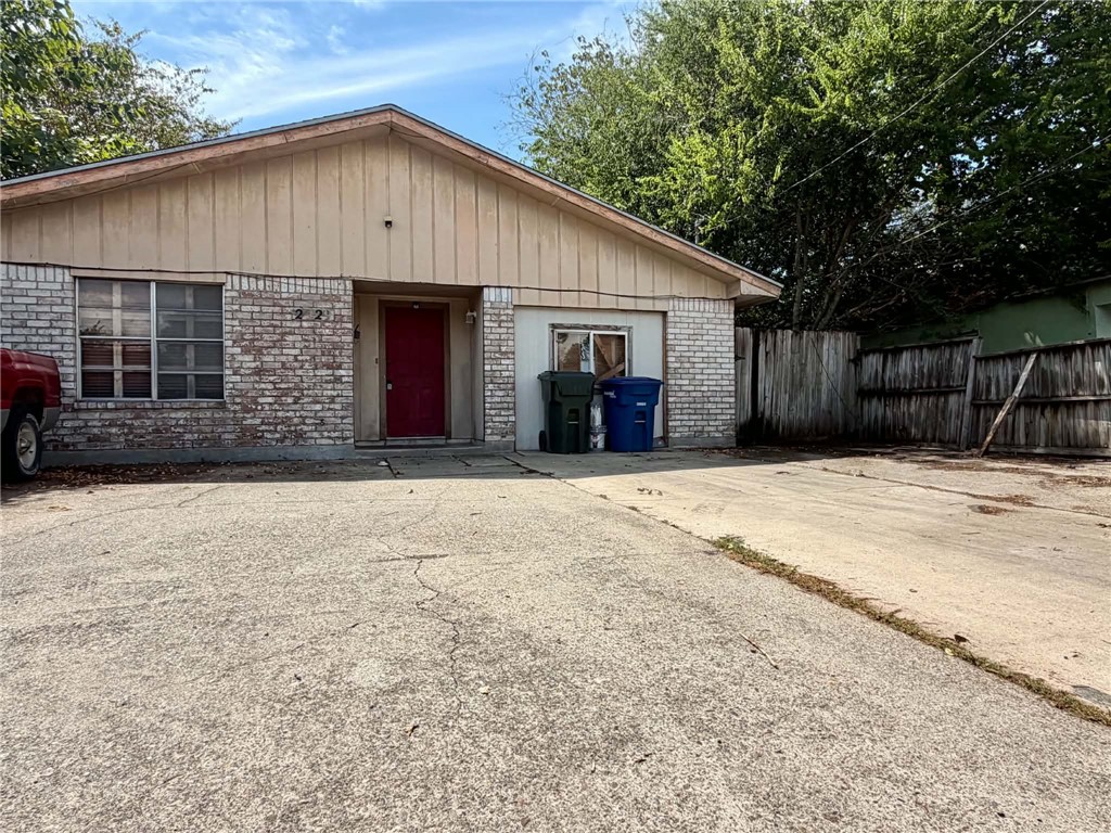 2929 Mary St Property Photo 1